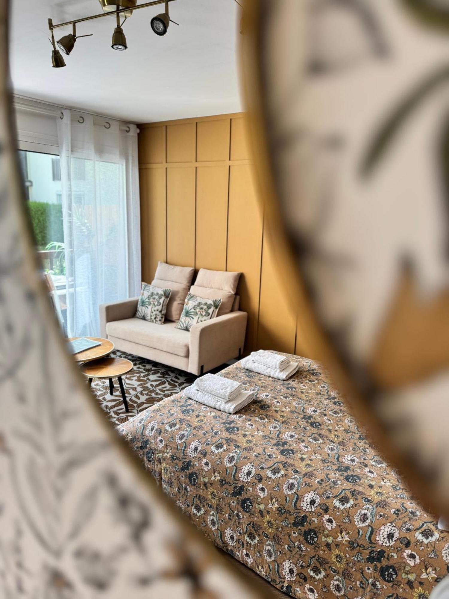 Studio La Petite Oasis- Ideal Couple - Calme - Balcon Sud - Lumineux - 10Min Du Centre & Plage - Proche Centre Juno Beach - Wifi Courseulles-sur-Mer Exteriör bild