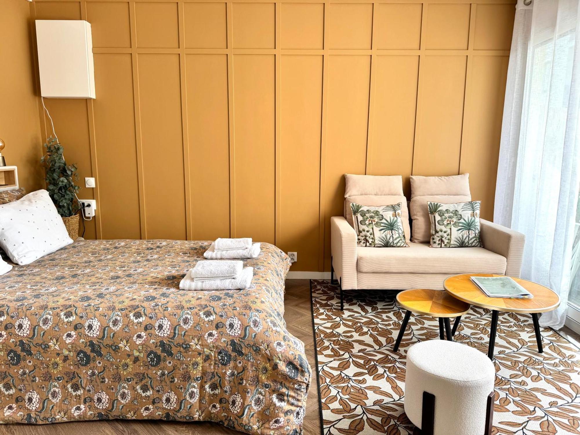 Studio La Petite Oasis- Ideal Couple - Calme - Balcon Sud - Lumineux - 10Min Du Centre & Plage - Proche Centre Juno Beach - Wifi Courseulles-sur-Mer Exteriör bild